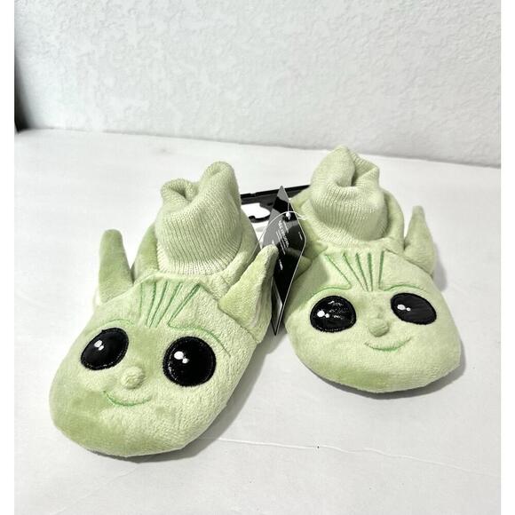 Disney Star Wars Baby Grogu/Yoda Green Slippers Size M 7-8 The Mandalorian New - Picture 1 of 7